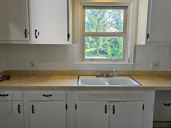 4th image of 3450 Crehore St