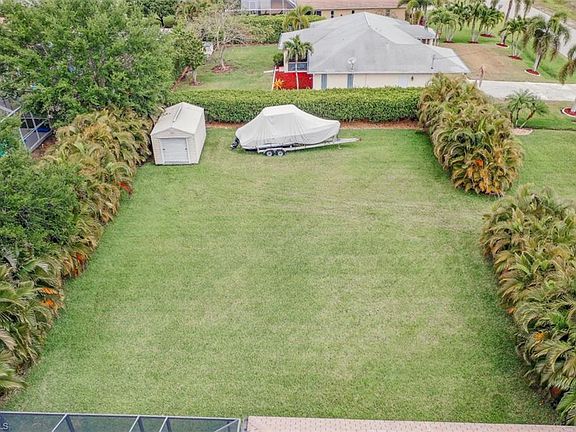 3rd image of 2864 SW 25th Ave