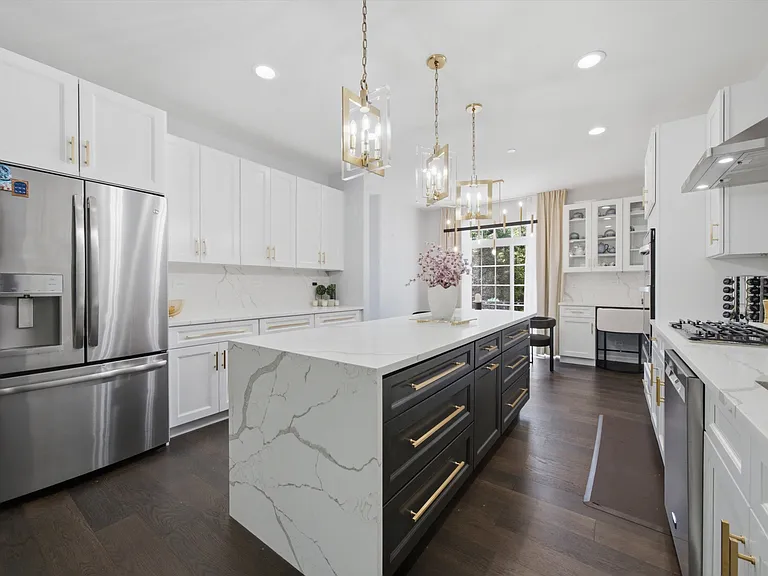 130 Waterbury Cir — Photo 24