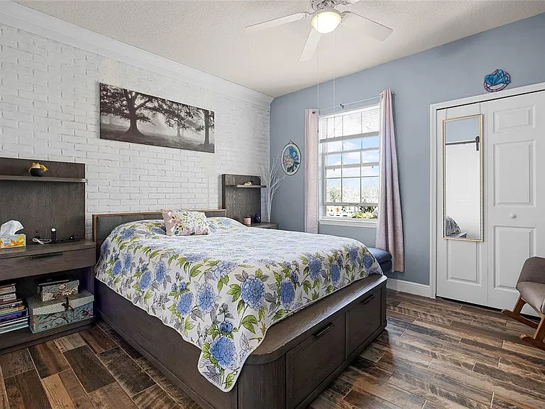 430 Southern Pecan Cir #207 — Photo 6