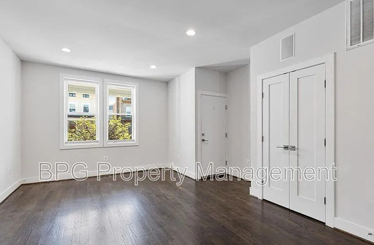 4122 5th St NW #1 — Photo 5