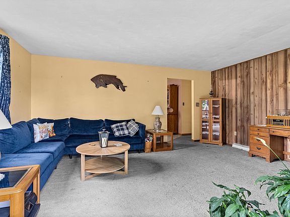 5th image of 341 Roseland Rd