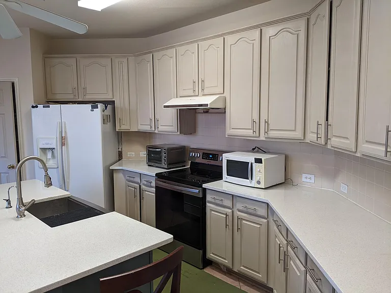 Kitchen. only range stove top with oven
