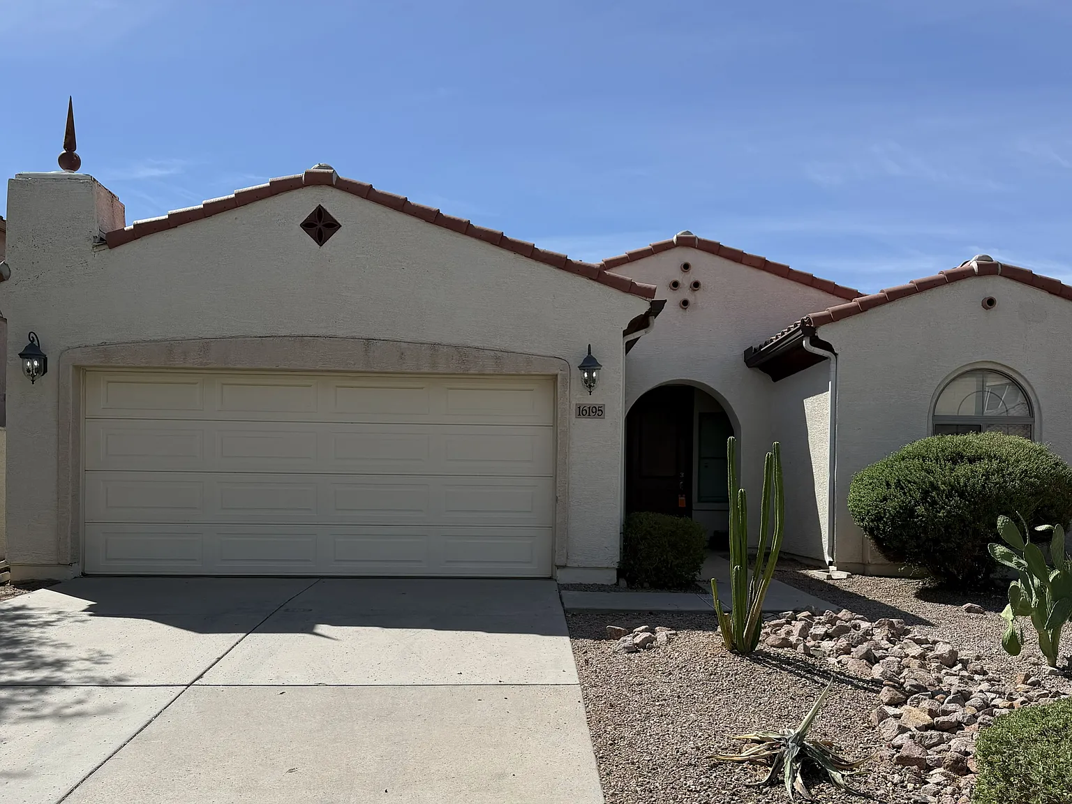 3 bed, 1816 sqft, $2,000 — Photo 1
