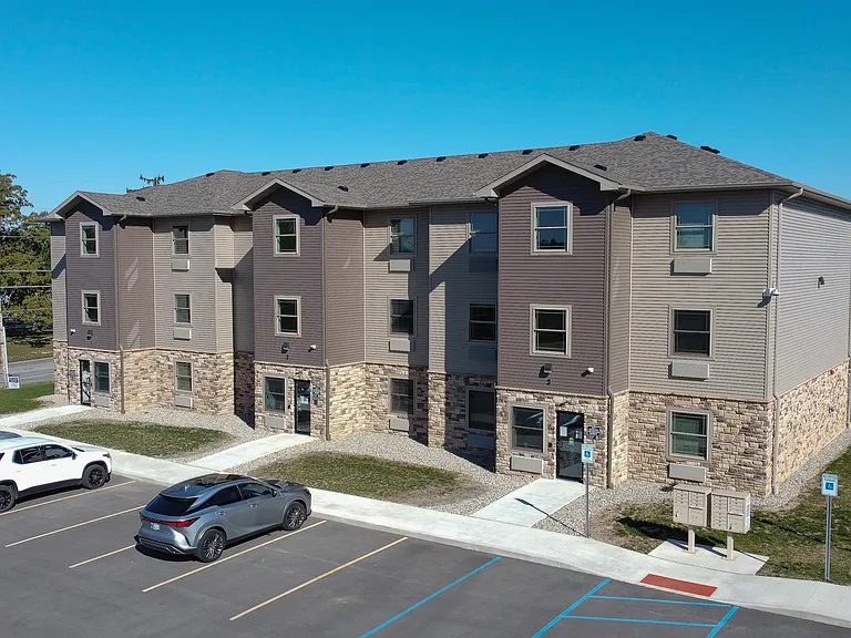 Crossroads Place Apartments — Photo 81
