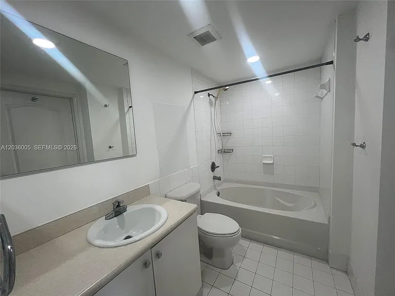 5077 NW 7th St #809 — Photo 9