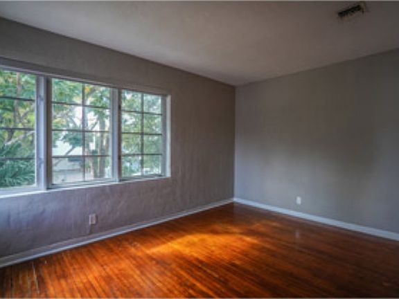 5th image of 715 Michigan Ave APT 7