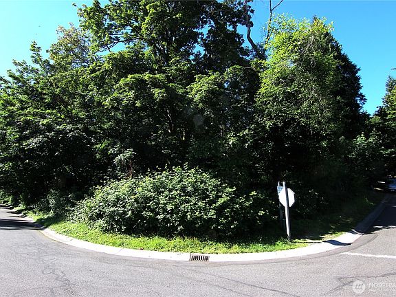 2nd image of 8855 Wood Duck Way