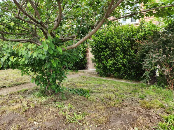 907 Russell St, Kalamazoo, MI 49001