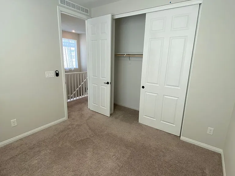 828 Royal Beekman St — Photo 29
