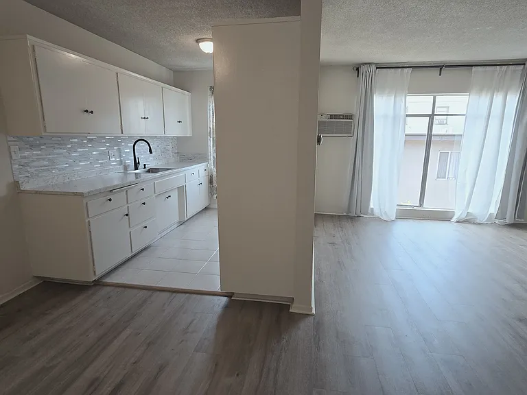 526 S Saint Andrews Pl #28 — Photo 21