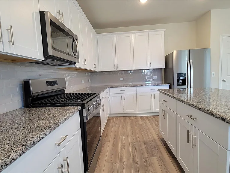 807 Goldenrod Ln — Photo 23