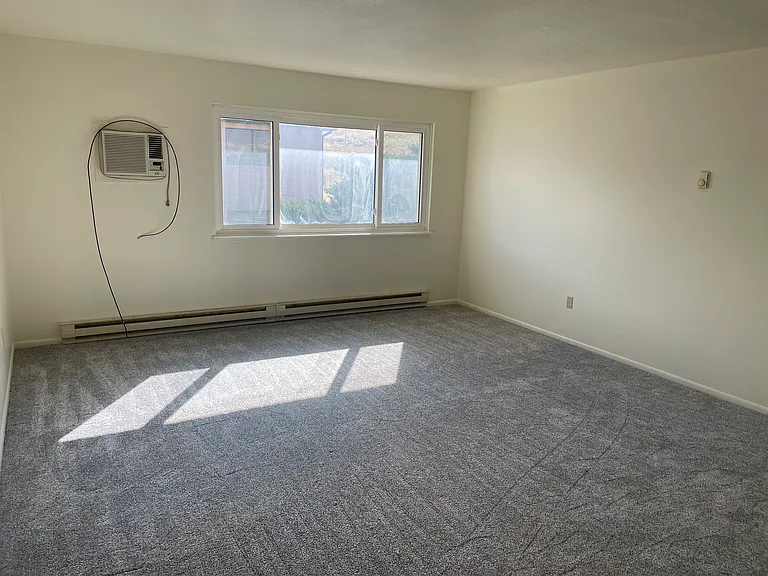 260 Honeysuckle St #2 — Photo 2