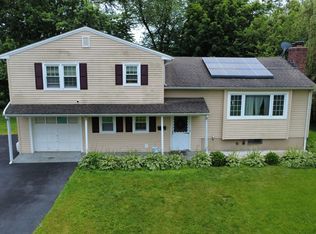 25 Dairy Farm Rd, Norwalk, CT 06851