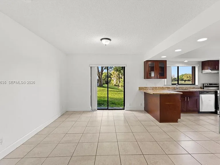 181 Wimbledon Lake Dr #181 — Photo 7