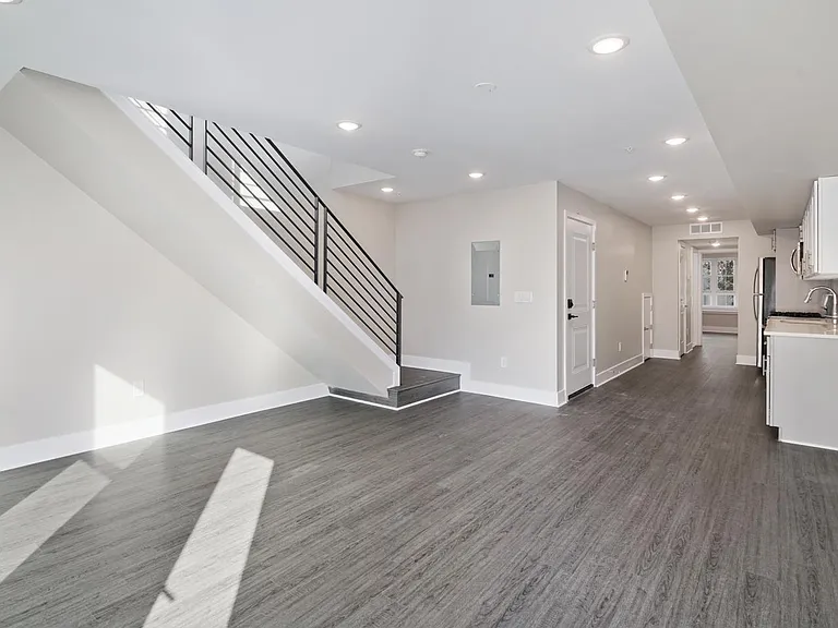 636 Christian St #B — Photo 9