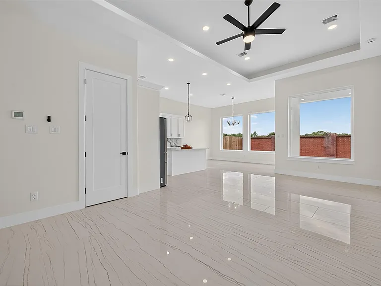 2226 Syrian St — Photo 11