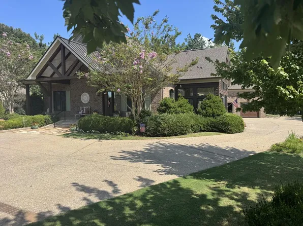 2411 W Wellsgate Dr, Oxford, MS 38655