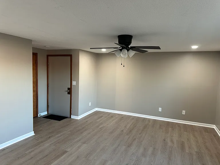 2718 Alder Creek Dr S #3 — Photo 2