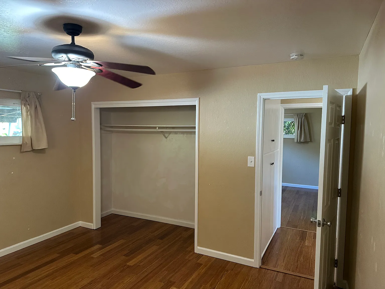 2 bed, 1000 sqft, $1,450 — Photo 4