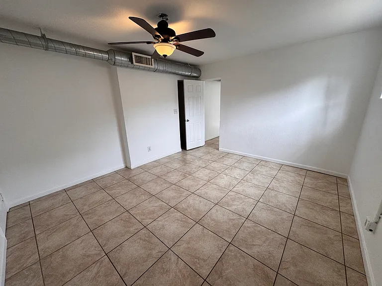 2045 W Washington St #3 — Photo 4