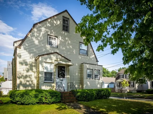 91 Pleasant St, Fairhaven, MA 02719