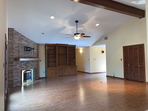 4th image of 1401 Deacon Dr
