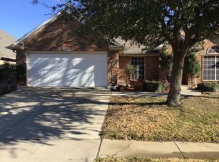2801 Flint Rock Dr, Fort Worth, TX 76131