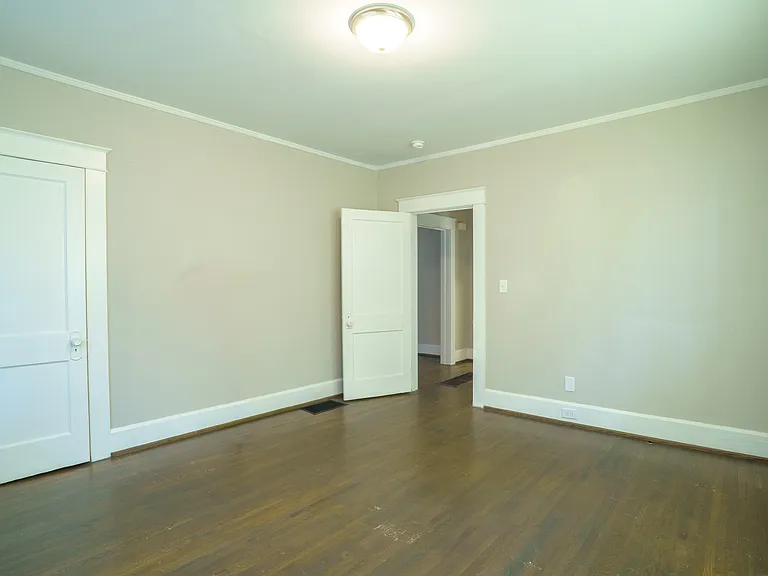 808 11th Ave — Photo 20