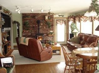 87 Shamrock Dr, Warren, MA 01083