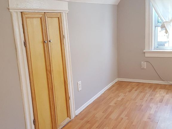 3rd image of 305 Woodside Ave Floor 3