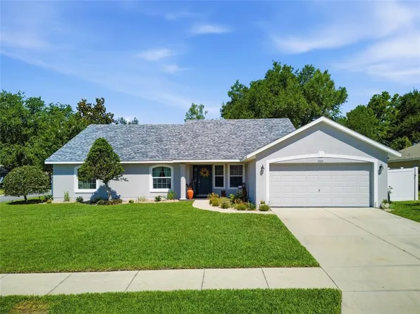 5010 Treasure Cay Rd, Tavares, FL 32778