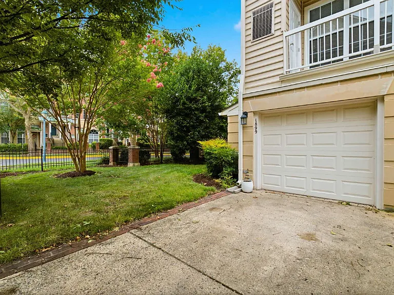 1899 Crescent Park Dr #108A — Photo 33