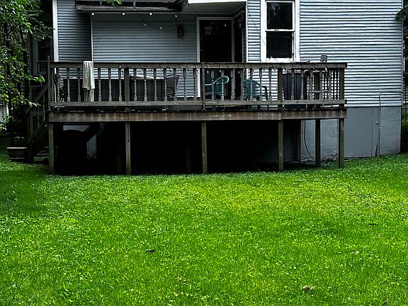 4th image of 1882 Court Ave