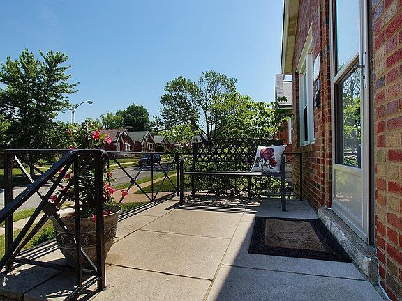 2nd image of 5644 Tholozan Ave