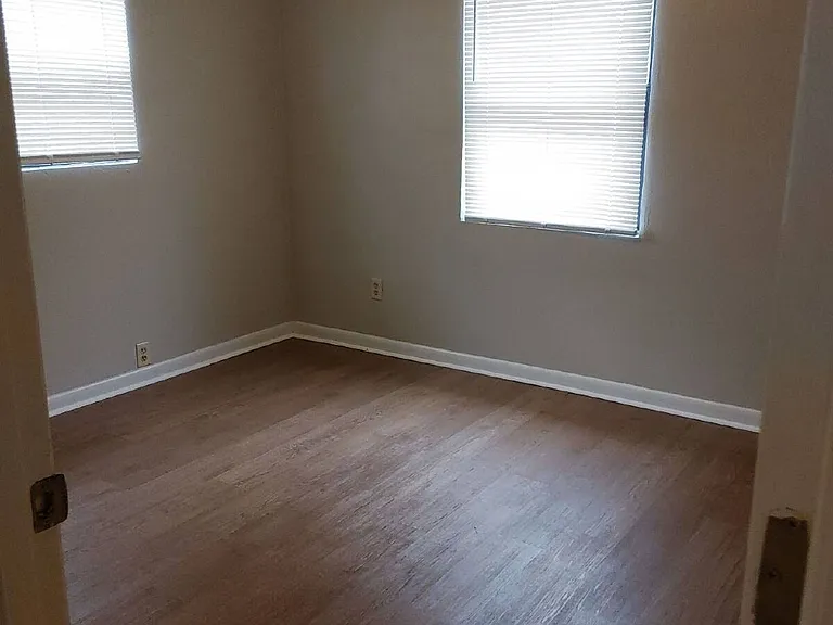 305 W 9th Ave — Photo 13