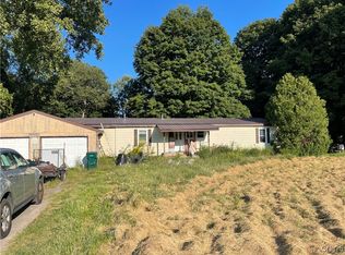 218 Kingdom Rd, Oswego, NY 13126