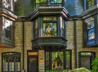 63 E Elm St, Chicago, IL 60611