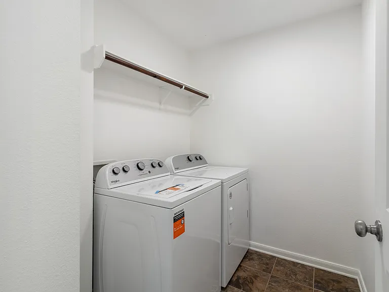 2023 Autumn Lake Dr — Photo 16