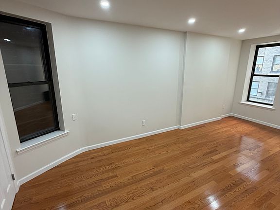 4th image of 346 W 36th St APT 4C