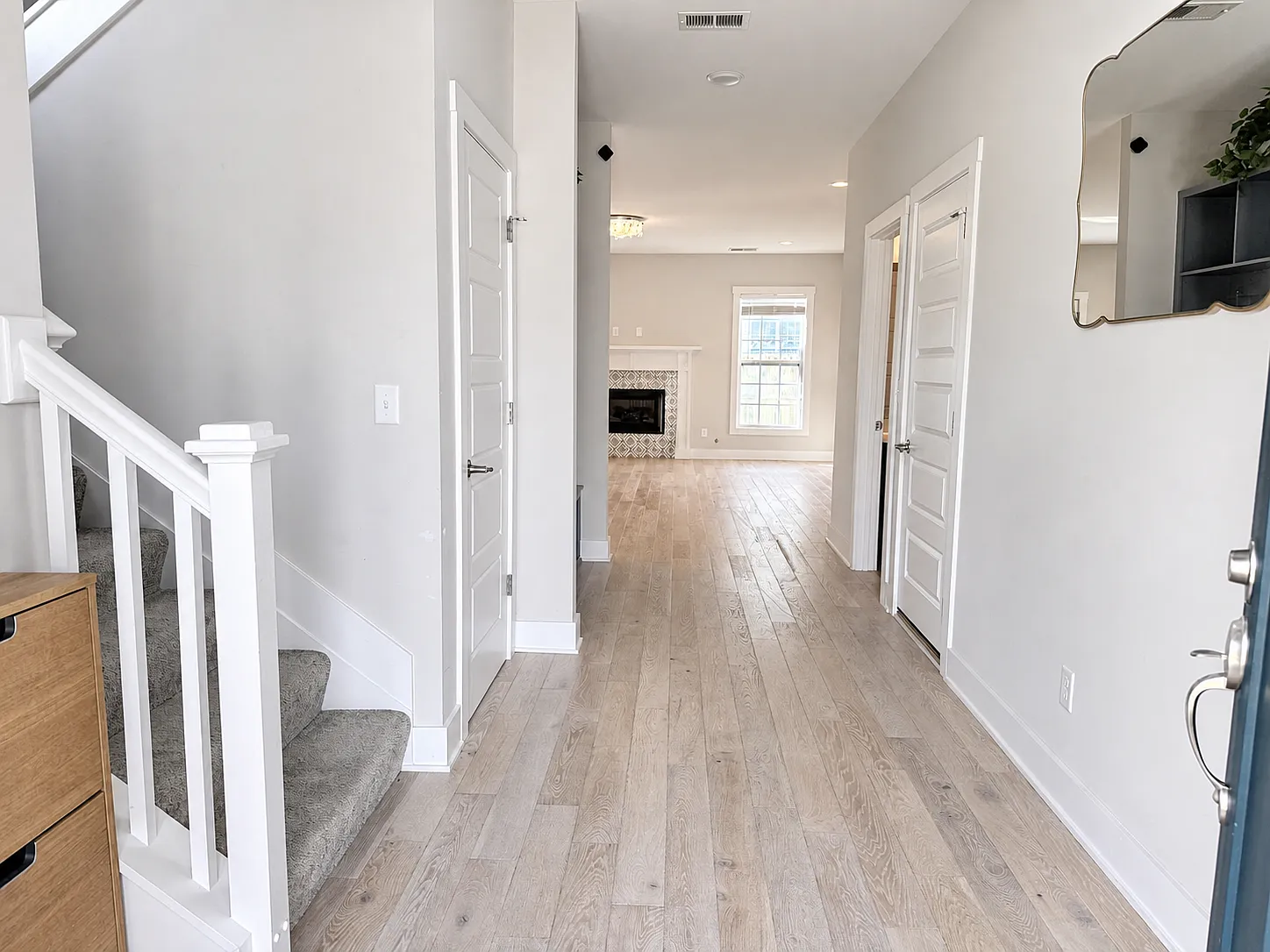 4 bed, 2410 sqft, $2,997 — Photo 4