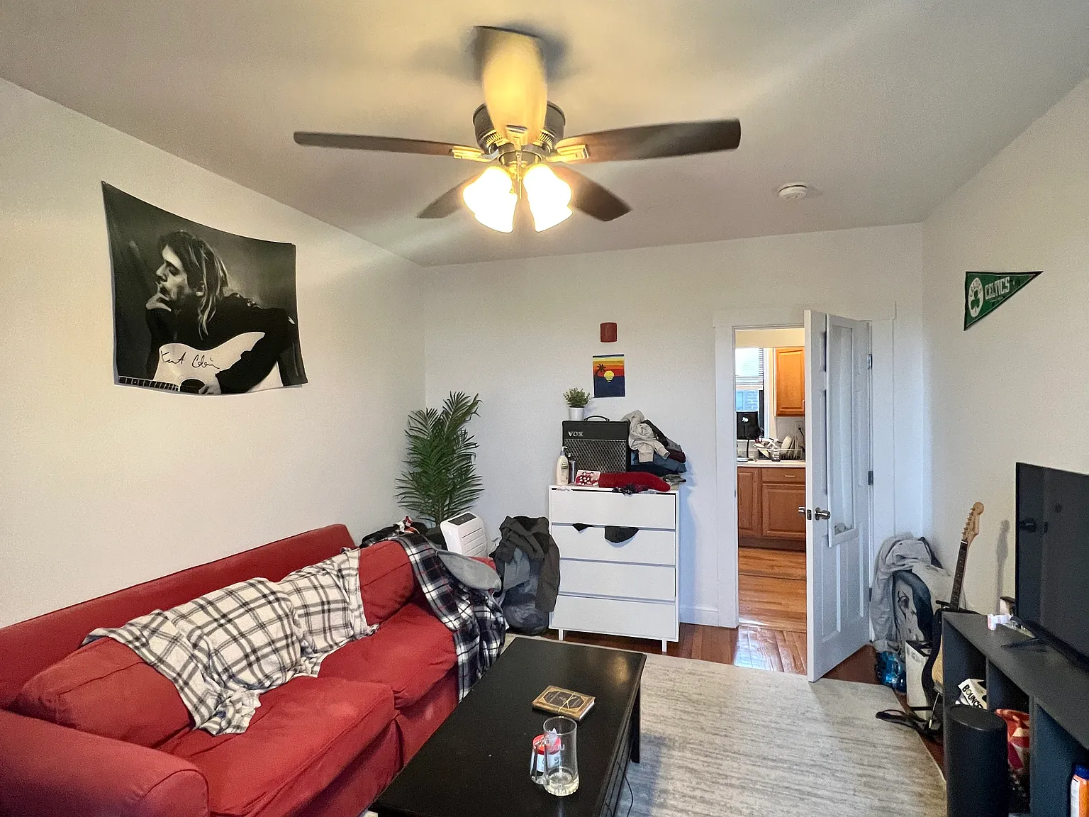 2 bed, 1000 sqft, $3,500 — Photo 2