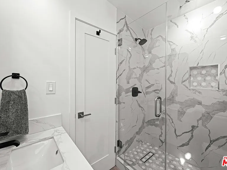 25154 Malibu Rd #2 — Photo 19
