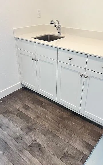 435 Avendale Dr — Photo 18