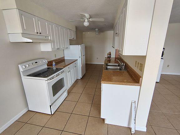 5th image of 7032 Congress St #405