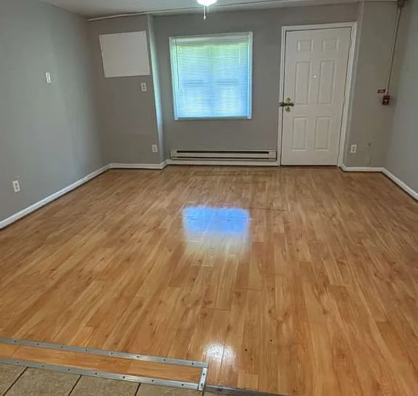 Majestic Court Apartments — Photo 3