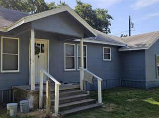 501 N Austin Ave, Cameron, TX 76520