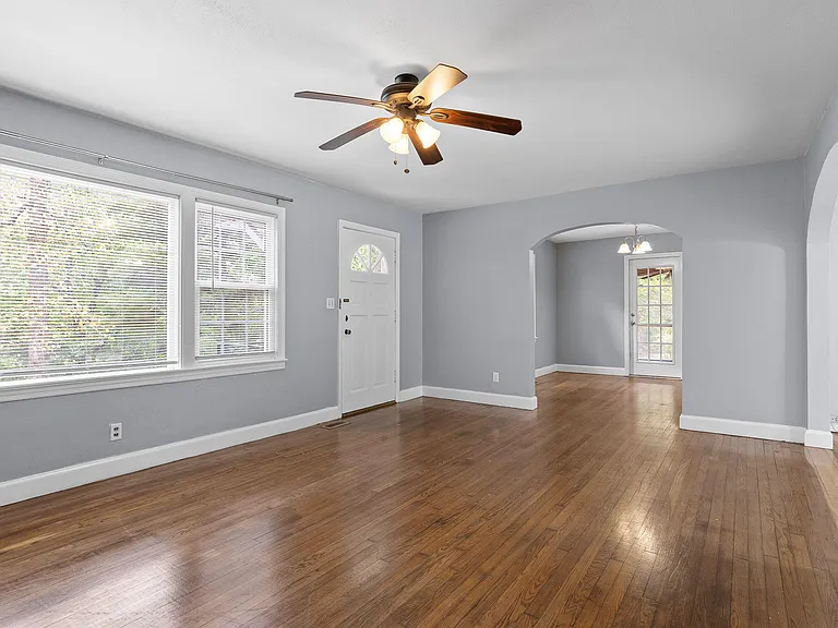 949 Signal Rd — Photo 11