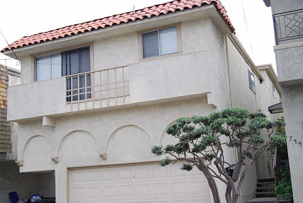 749 Center Pl #A