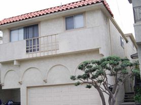 749 Center Pl, Manhattan Beach, CA